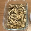 Marino's cooksnap of when they made レンジで簡単！しめじと舞茸のガリバタ蒸し.