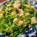 リンリン☆☆☆'s cooksnap of when they made 豆苗と玉子のピリ辛★塩にんにく炒め.