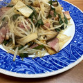 Ktwinkle's cooksnap of when they made もやしとニラとしめじとベーコンの炒め物.