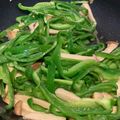 ゆりはるみ♡'s cooksnap of when they made 作り置き＊ピリ辛大人無限エリンギピーマン.