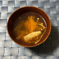 yesmama's cooksnap of when they made 簡単♡えのきとわかめのお味噌汁.