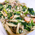 初心者たい焼き's cooksnap of when they made ほうれん草とぶなしめじのバター醤油炒め.