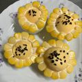 chocoraママ's cooksnap of when they made ＊ゆで卵とコーンでお花＊ヒマワリ風＊.