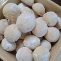こんじゃ's cooksnap of when they made 殿堂入り♡材料4つ♡スノーボール.
