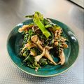azbjbn's cooksnap of when they made 春菊と舞茸のごま和えコチュジャン風味.