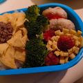 喜八＆Hacchi's cooksnap of when they made お弁当に♪♪ひまわりウインナー☆キャラ弁.