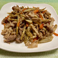ビートルズ食堂's cooksnap of when they made 豚こま肉と牛蒡の炒め煮.