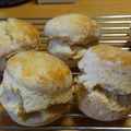 朋のみーちゃん's cooksnap of when they made 【簡単おやつ】腹割れスコーン.