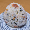 kaori238's cooksnap of when they made 梅と韓国のりと胡麻のおにぎり.
