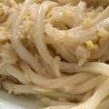 MULA's cooksnap of when they made レンジでランチ♪お手軽！塩キャベツうどん.