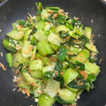 にこちゃんち's cooksnap of when they made さっと一品☆　チンゲンサイの桜海老炒め.