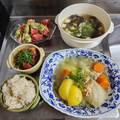 ebipeco's cooksnap of when they made 安いトマトが激ウマに！トマトの胡麻和え.