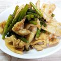 TomoGoQoo's cooksnap of when they made 簡単に…豚ばら肉とニンニクの茎の炒め物❣.