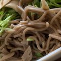 MULA's cooksnap of when they made “油揚げ舞茸豆苗ぶっかけ蕎麦”.