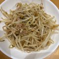 ママメイン！時々子供's cooksnap of when they made レンジで簡単☆ご飯のお供に・無限もやし。.