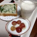 よちりん's cooksnap of when they made ヨーグルトにぶどう＆はちみつ・レモン♪.