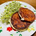 kinniko's cooksnap of when they made 簡単おつまみ！チーズｉｎさつまあげ☆.