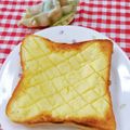みっちゃん❇️68's cooksnap of when they made 朝食にも！メロンパン風トースト.