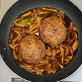 yama_miu's cooksnap of when they made 冷凍ハンバーグを使って煮込みハンバーグ.