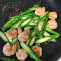 ガリ☆トトロ's cooksnap of when they made 簡単♪海老とアスパラガスの中華風塩炒め.