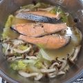 こまめ's cooksnap of when they made 【パパ料理】鮭と野菜の塩麹スープ.
