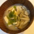 yu🐓's cooksnap of when they made しめじと油揚げの簡単お味噌汁。.