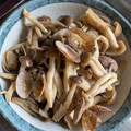 彩ーAyaー's cooksnap of when they made 簡単♪あさりとしめじの酒蒸し.