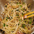 アンティカ's cooksnap of when they made もやしとかいわれのわさび醤油サラダ.