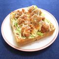 ＠迷子＠'s cooksnap of when they made 残った唐揚げリメイク☆チーズトースト.