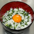 みより1006's cooksnap of when they made 簡単すぎる♡これだけ！ごま油deしらす丼.