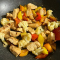 ame-ikuru's cooksnap of when they made 簡単 カリフラワーと鶏肉の炒め物.