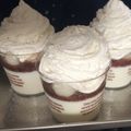 つっちーという人's cooksnap of when they made 牛乳プリンと白玉ぜんざい生クリームのせ.