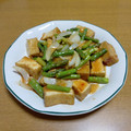 55才のおじさん's cooksnap of when they made 厚揚げとアスパラの味噌炒め.