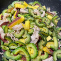ごりえもん's cooksnap of when they made ゴーヤとサツマイモの炒め物.