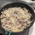 美味しいもの大好き母's cooksnap of when they made 材料2つ簡単メイン☆豚コマもやし旨塩炒め.