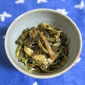 mmameco's cooksnap of when they made ★大根の皮と人参･ﾜｶﾒのｺﾞﾏ酢炒め★.