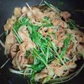 クック7VKHYD☆'s cooksnap of when they made 簡単10分！豚バラと水菜のうま炒め.