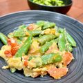 Superlittleboo's cooksnap of when they made チーズ入り卵・スナップえんどう炒め.