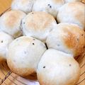 ファミ吉's cooksnap of when they made 黒ごまさつまいも★ちぎりパン（HB生地）.