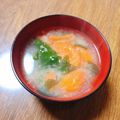 もふもふクロさん's cooksnap of when they made わかめとトマトのお味噌汁.