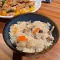 麻's cooksnap of when they made 簡単激ウマ！鶏肉としめじの炊き込みご飯.