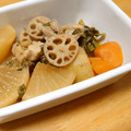 よるおそ's cooksnap of when they made 大根と手羽元の炊飯器におまかせ煮.