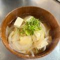 azbjbn's cooksnap of when they made 新たまねぎとお豆腐のお味噌汁☆.
