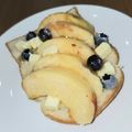 パンダ達の母です。's cooksnap of when they made クリチ桃はちみつトースト.