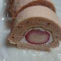 まっちゃん's cooksnap of when they made いちごロールケーキ 22カットとれます.