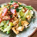 あっちゃんキッチン♪'s cooksnap of when they made キャベツとベーコンふわふわ卵☆粒マス炒め.