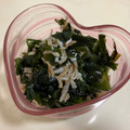papikun's cooksnap of when they made おつまみ✿しらすとわかめの柚子胡椒和え.