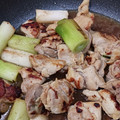 ちぃちぃぱっぱ★'s cooksnap of when they made 簡単！鶏肉とネギの酒蒸し.