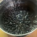 はな023's cooksnap of when they made 甘くない基本の黒豆：シャトルシェフ.