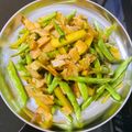 J_son's cooksnap of when they made 簡単！セロリとベーコンの炒め物.